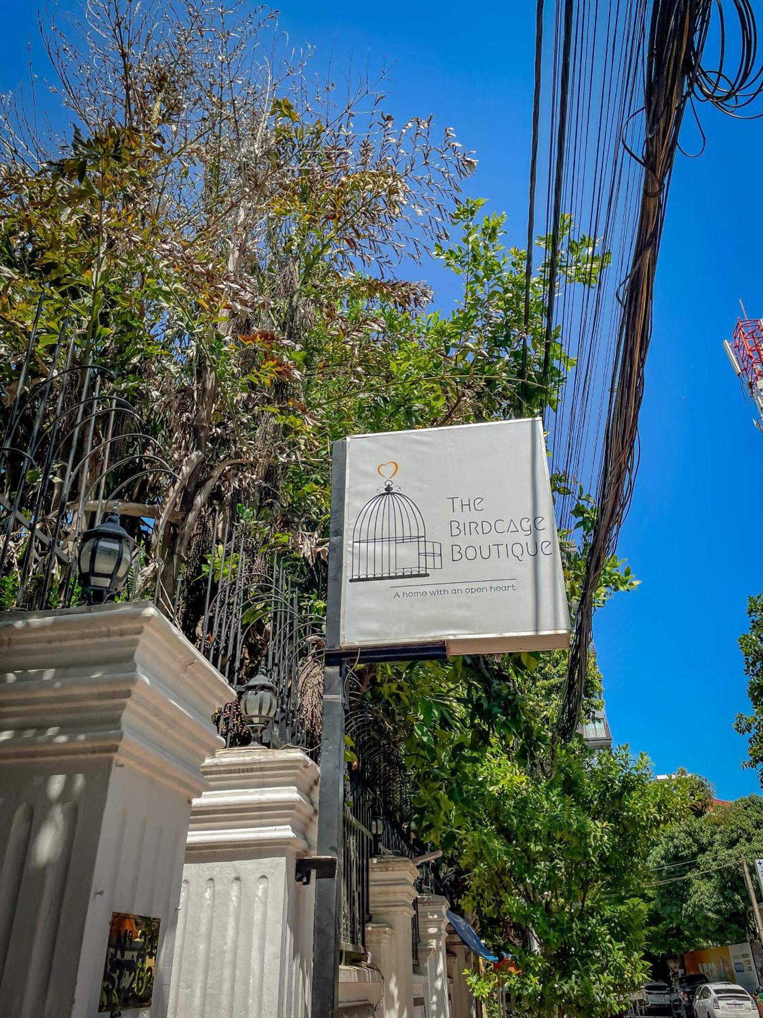 Birdcage Boutique 3*